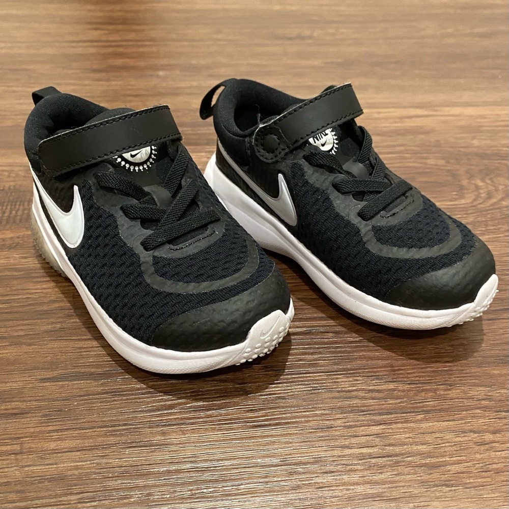 Toddler NIKE’s